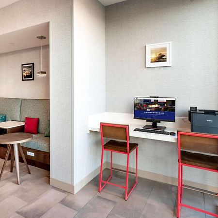 Hampton Inn Riverside March Air Force Base, Ca Bagian luar foto